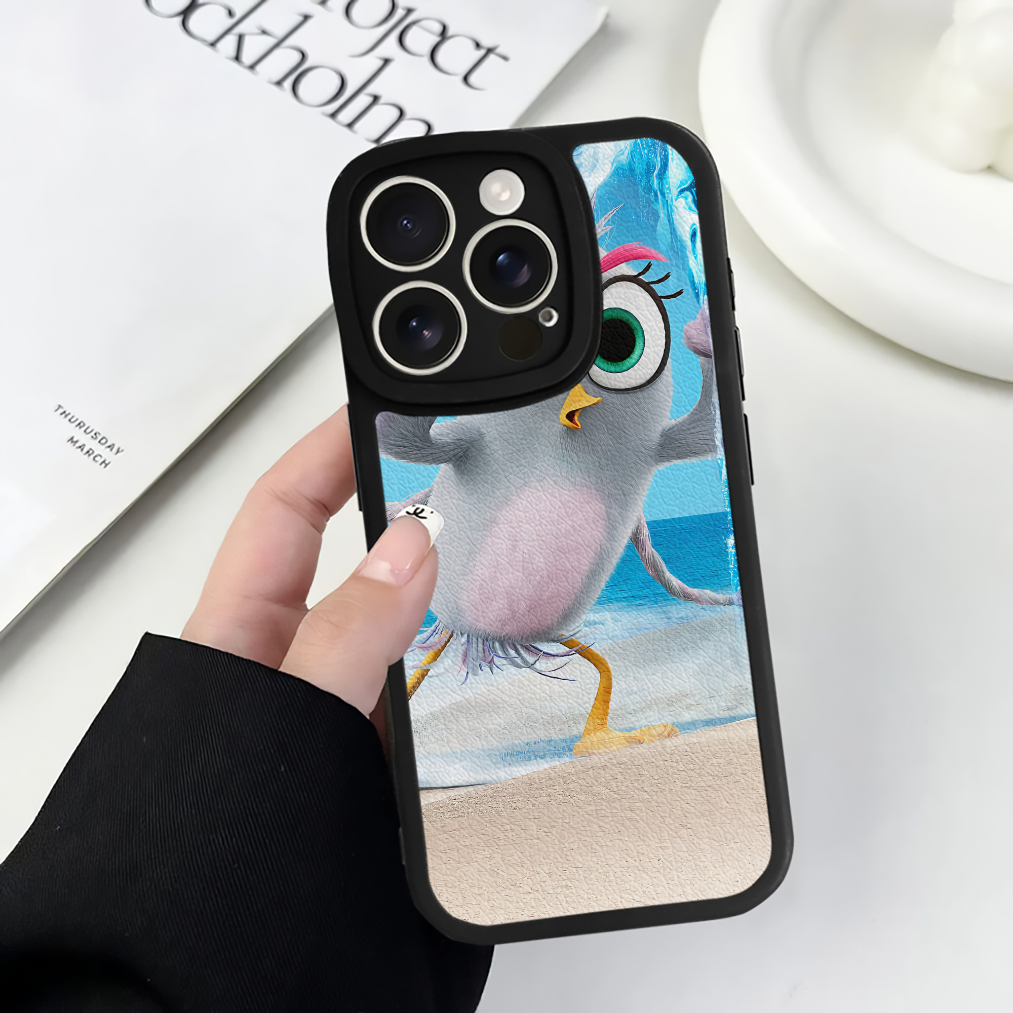 （画像用） Angry Birds アングリーバード 【iPhone 16シリーズ対応】シリコンスマホケース（レザー調） 材質：シリコン